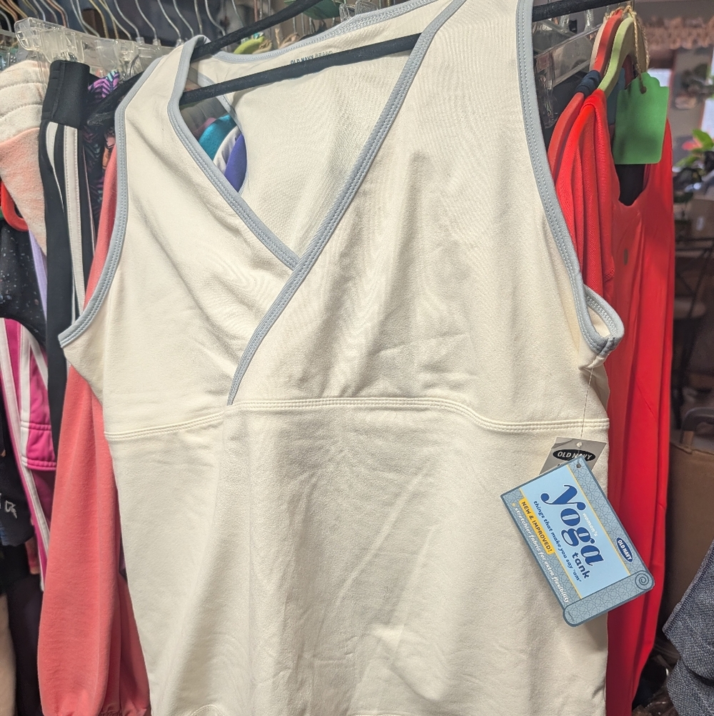 NWT Old Navy yoga tank